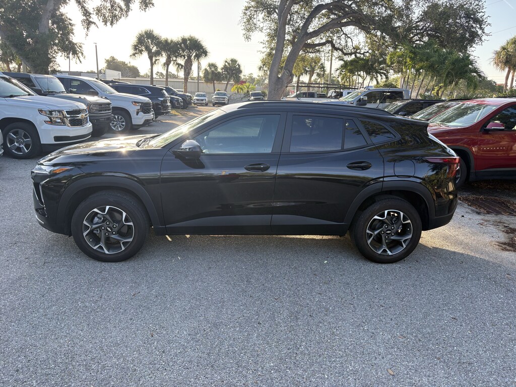 Used 2024 Chevrolet Trax LT SUV