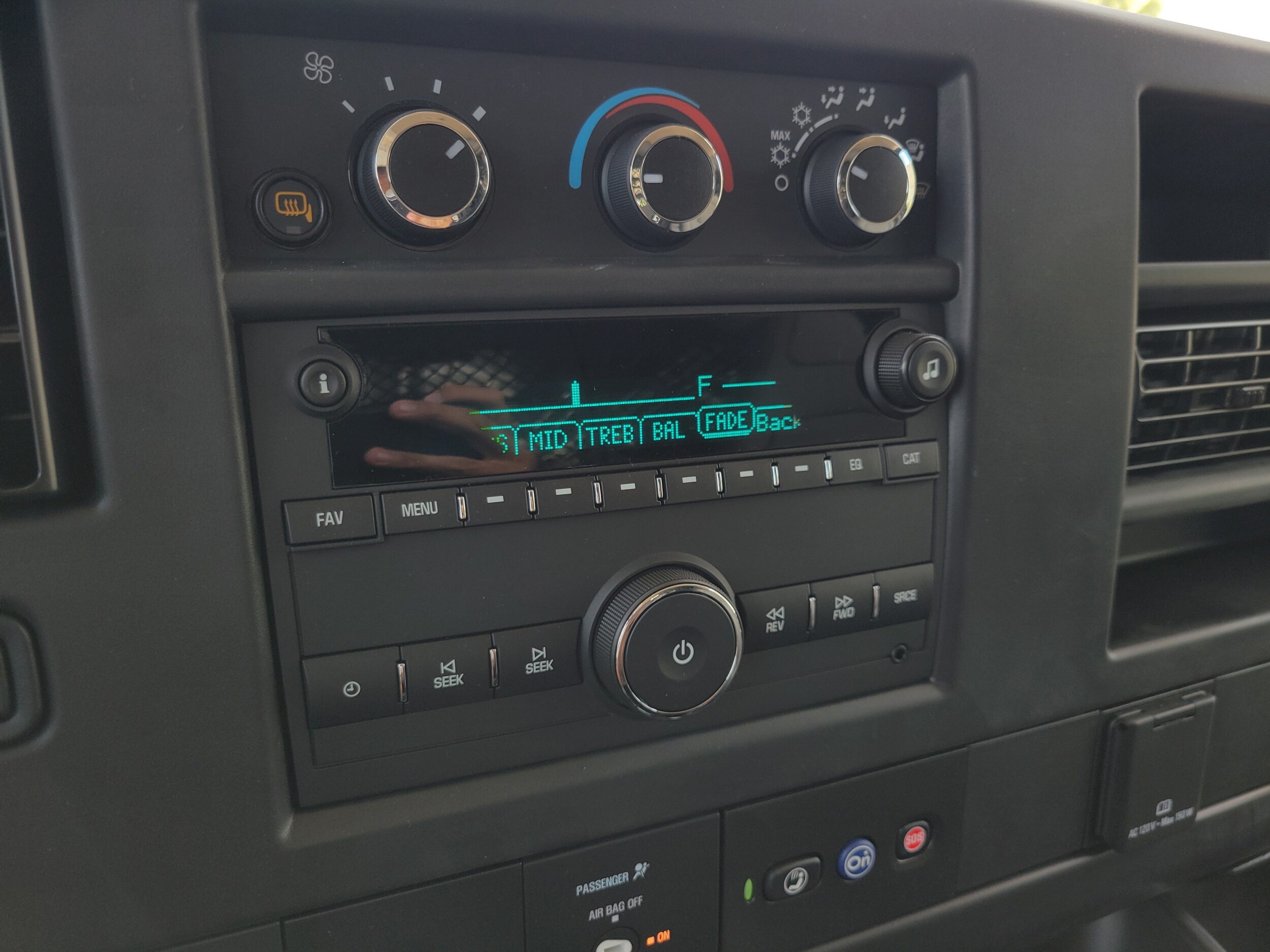 2025 GMC Savana Cargo Work Van - Photo 20