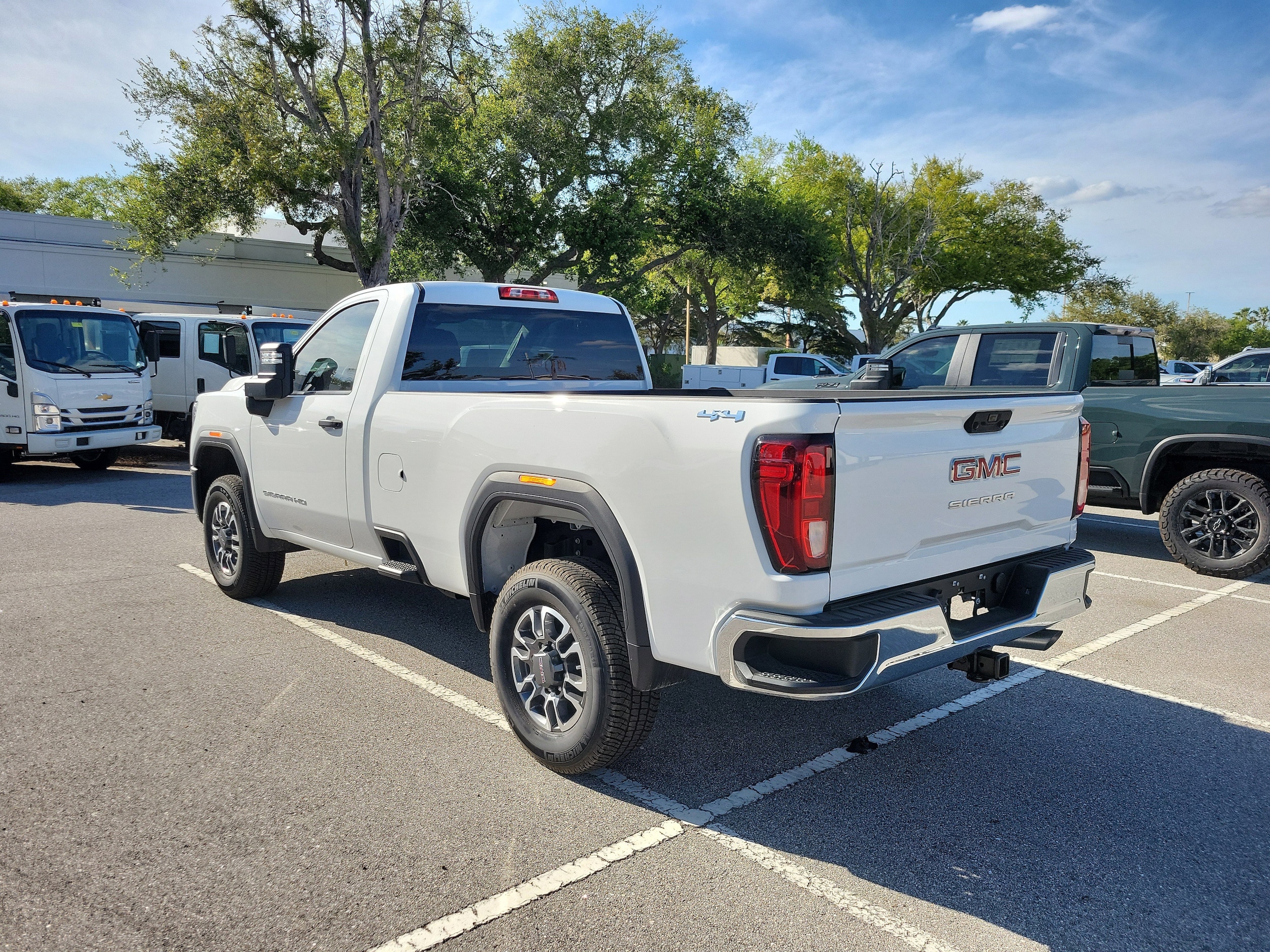 2025 GMC Sierra 3500HD Pro - Photo 6