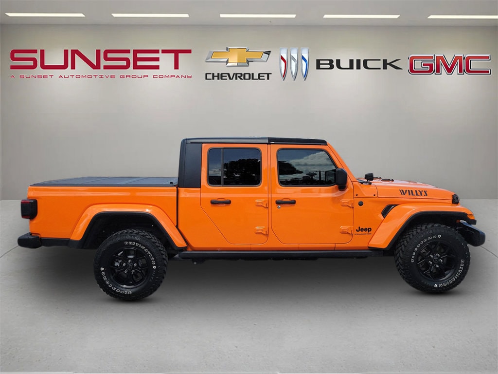 Used 2025 Jeep Gladiator Willys Truck