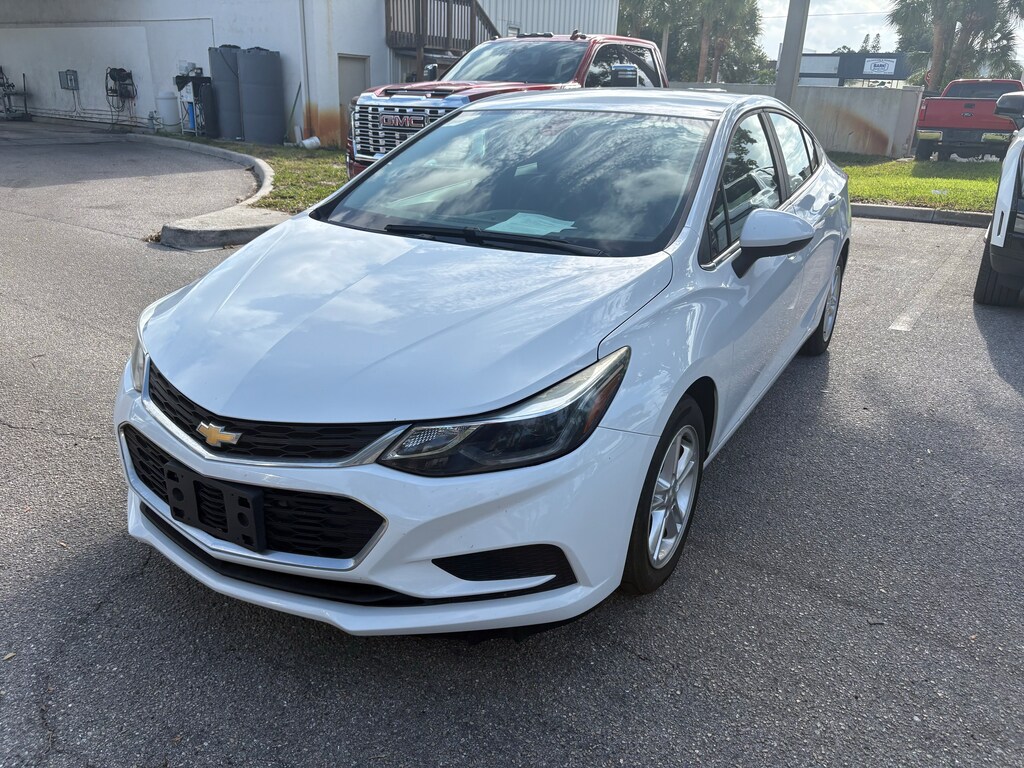 Used 2017 Chevrolet Cruze LT Car