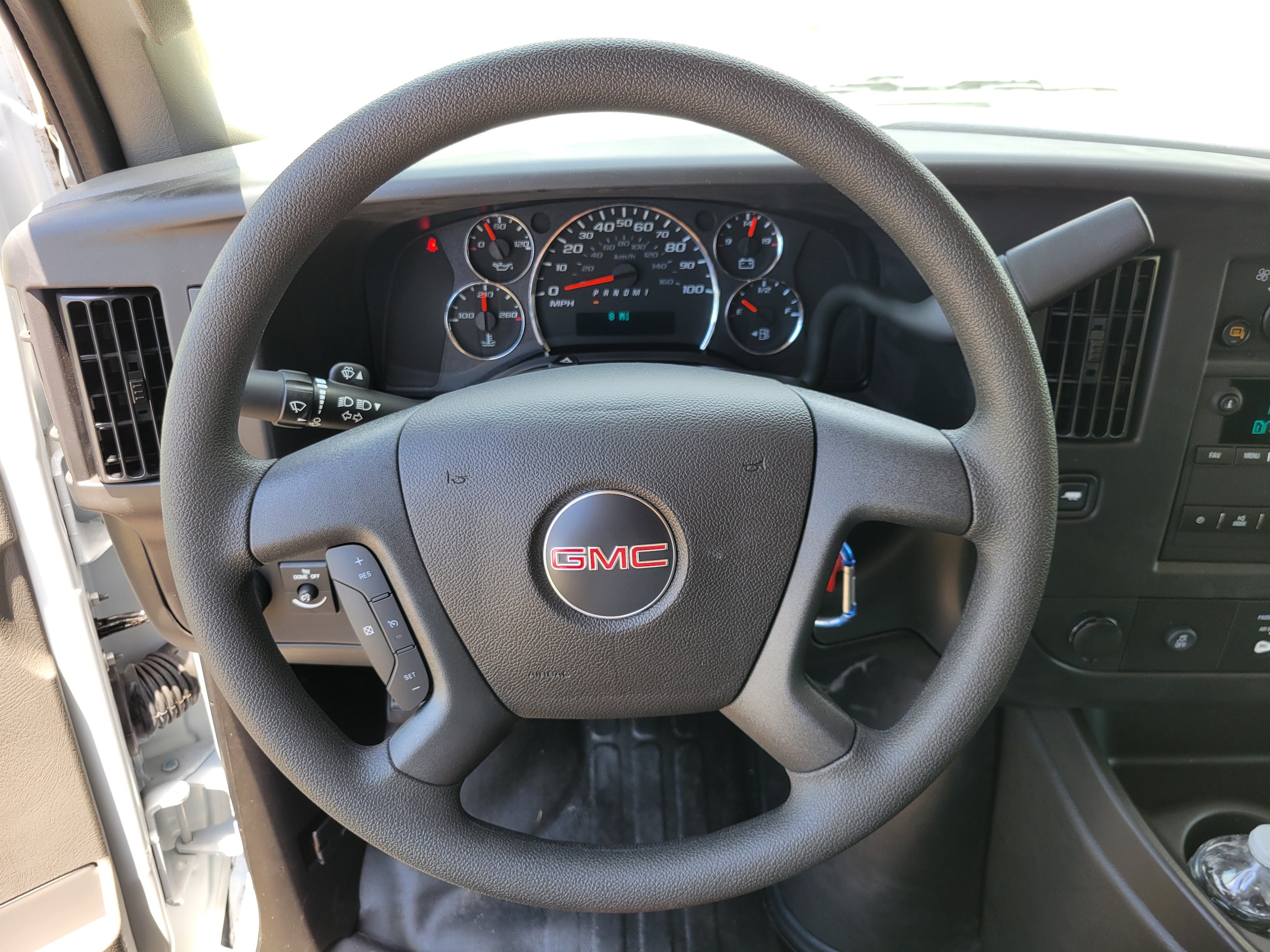 2025 GMC Savana Cargo Work Van - Photo 27