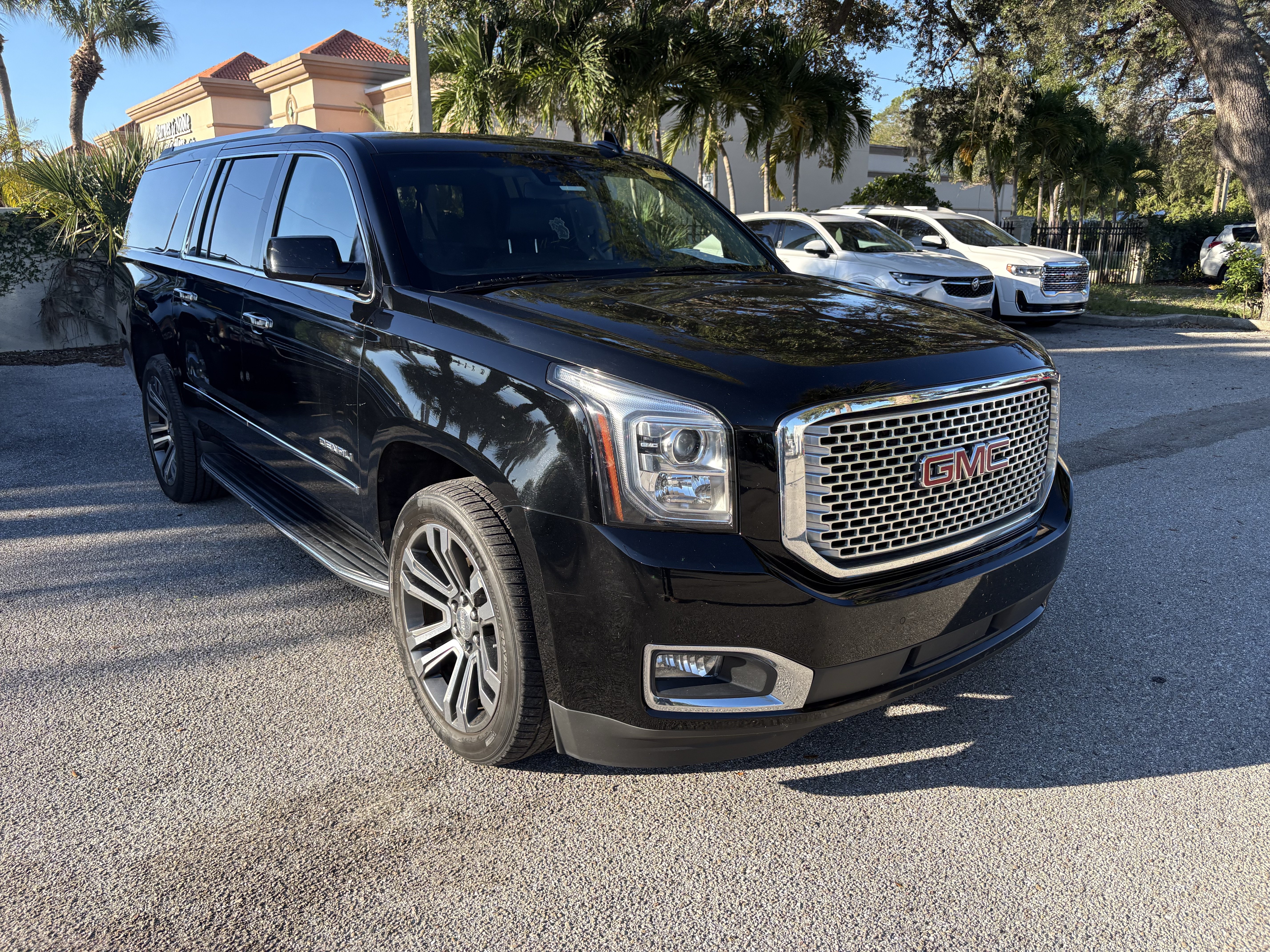 2017 GMC Yukon XL SUV 