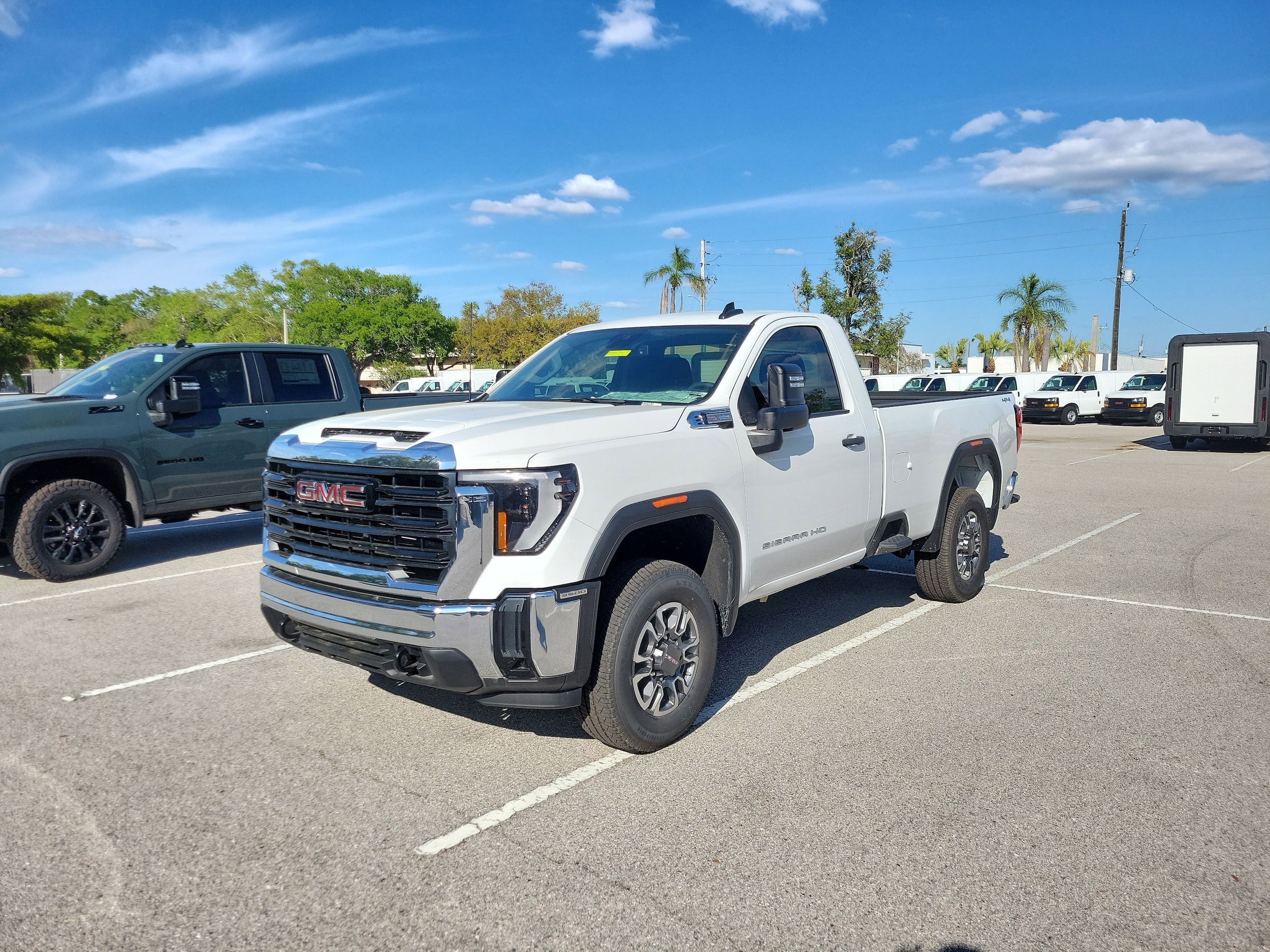 2025 GMC Sierra 3500HD Pro - Photo 8
