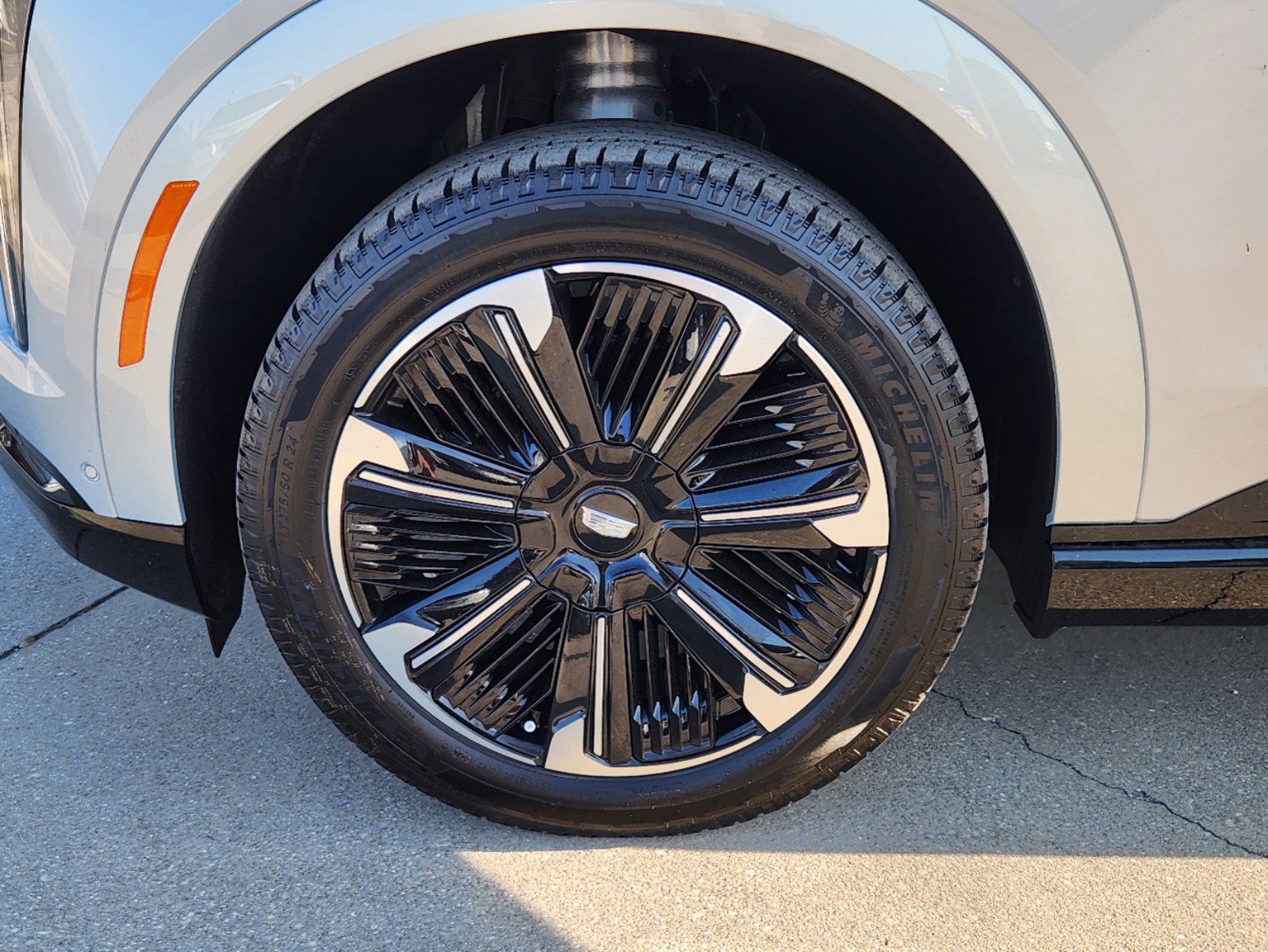 2025 Cadillac Escalade IQ Sport 1 - Photo 38