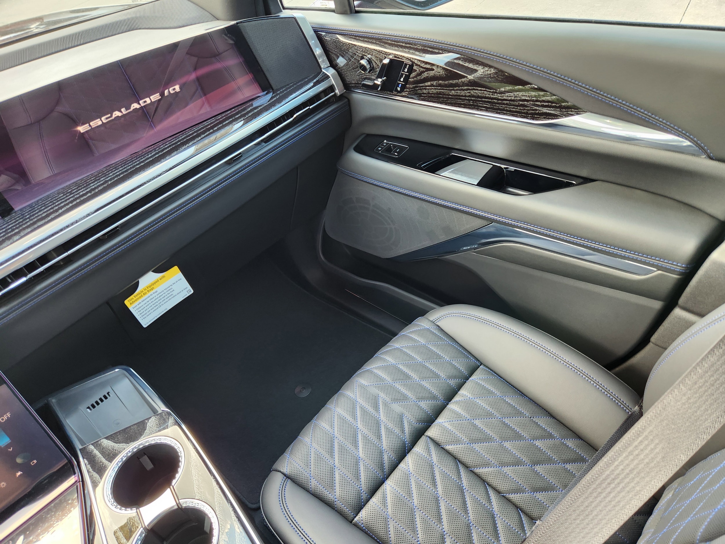 2025 Cadillac Escalade IQ Luxury 1 - Photo 17