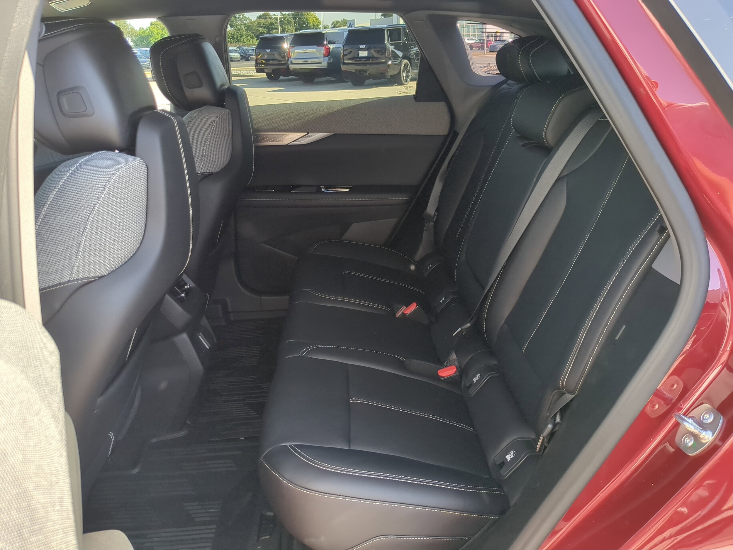 2026 Cadillac OPTIQ Luxury - Photo 16