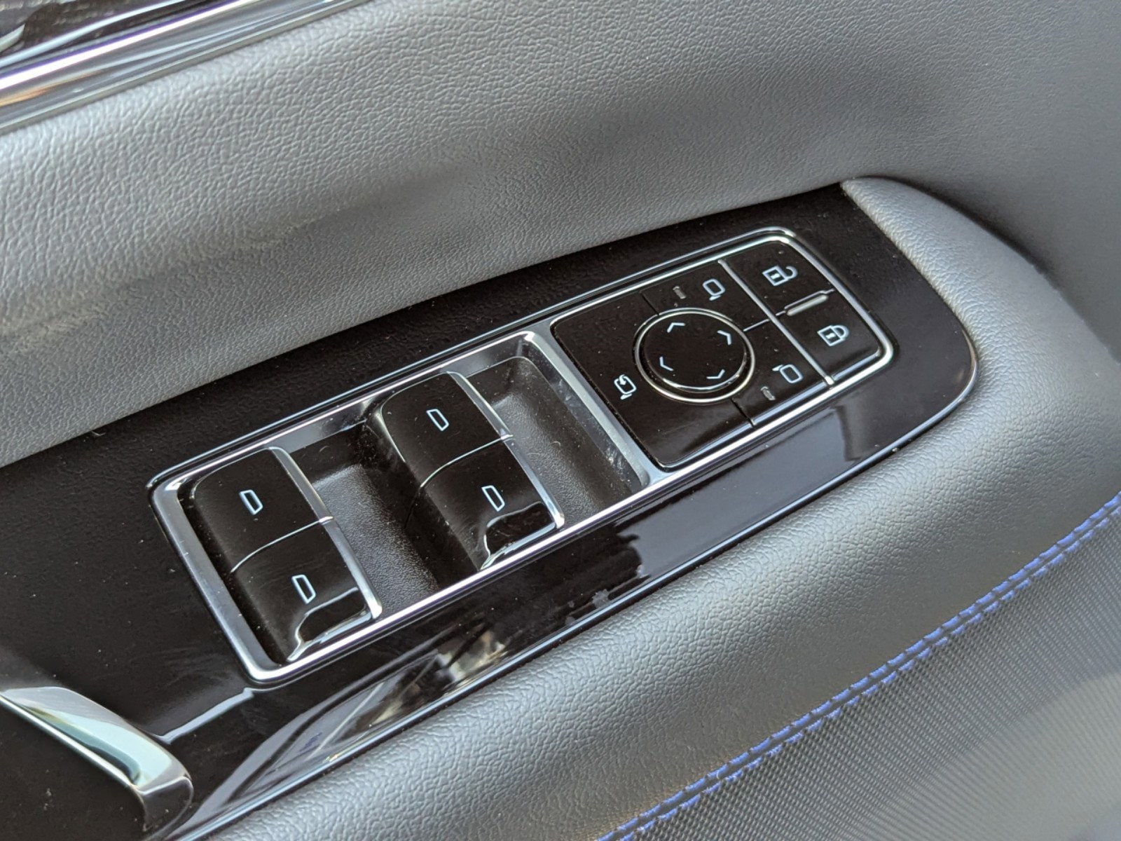 2025 Cadillac Escalade IQ Luxury 1 - Photo 20