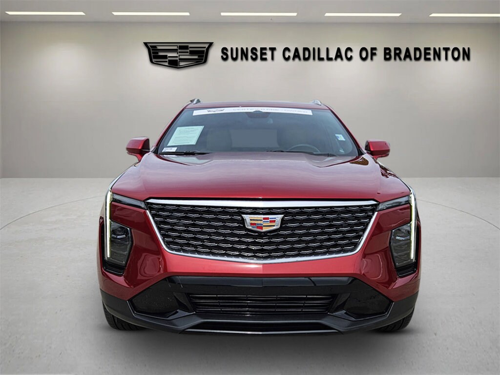 2025 Cadillac XT4 Premium Luxury photo 2