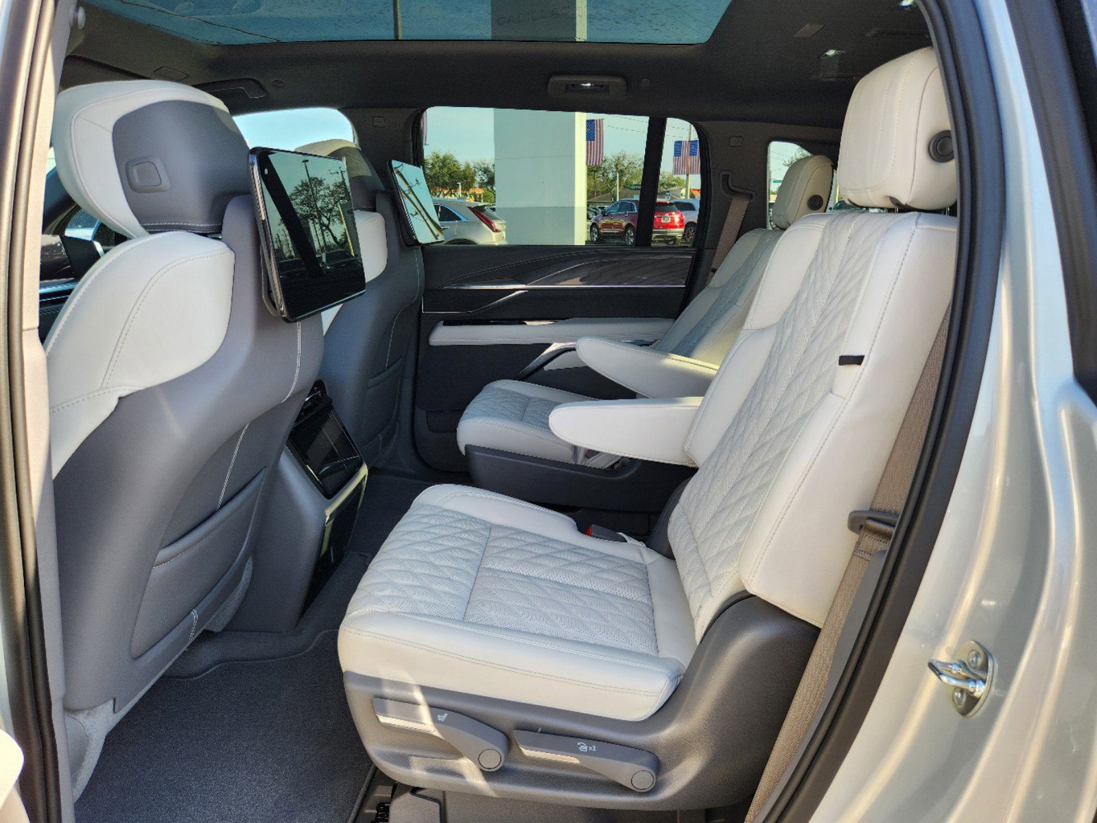 2025 Cadillac Escalade IQ Sport 1 - Photo 20