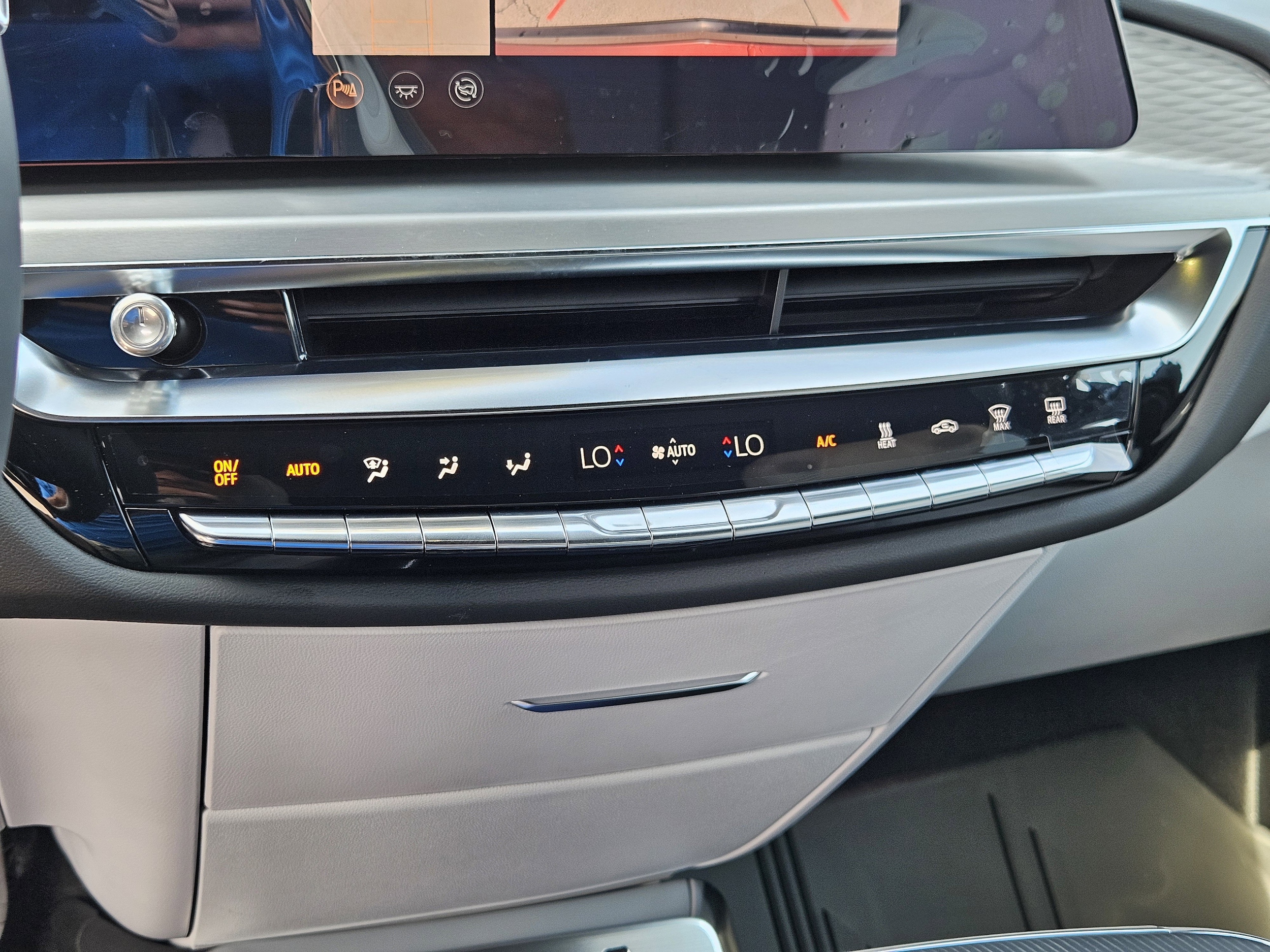 2025 Cadillac LYRIQ Sport 3 - Photo 28