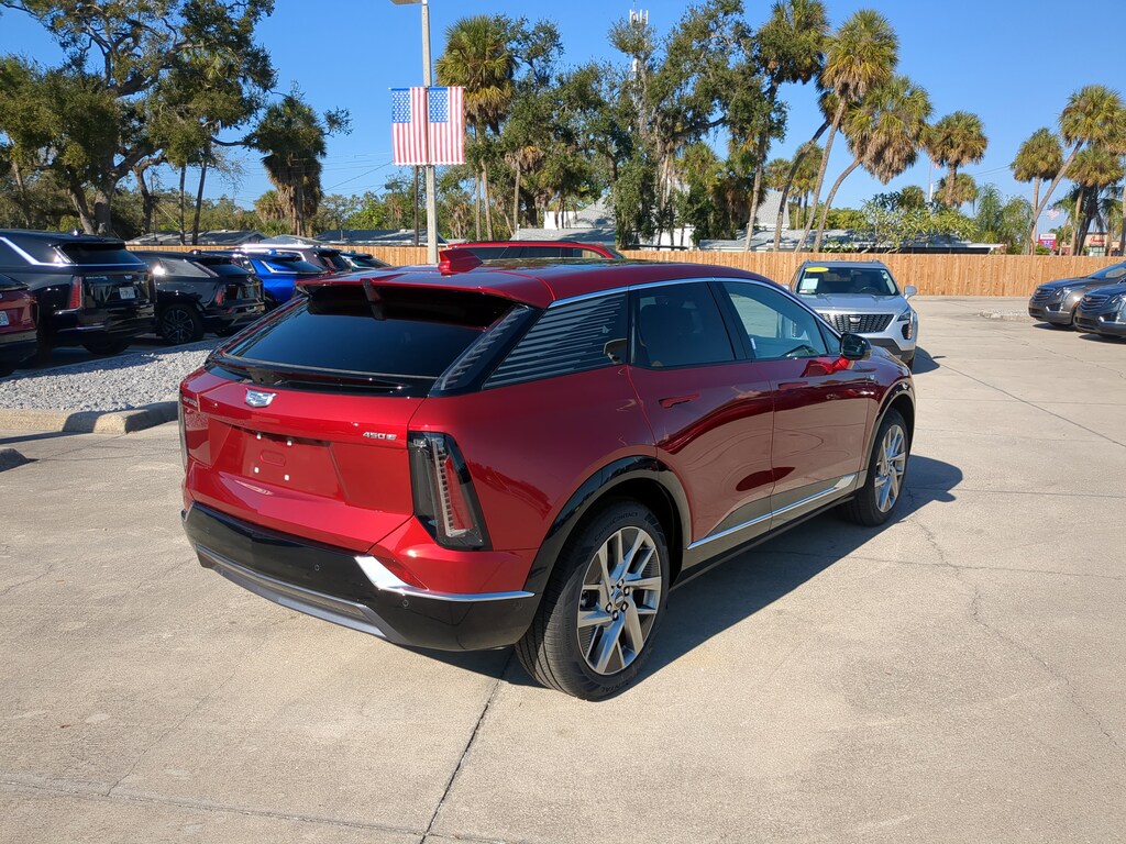New 2026 CADILLAC OPTIQ Luxury SUV