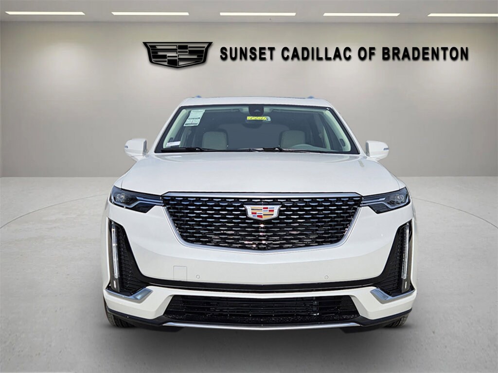 2025 Cadillac XT6 Premium Luxury photo 2