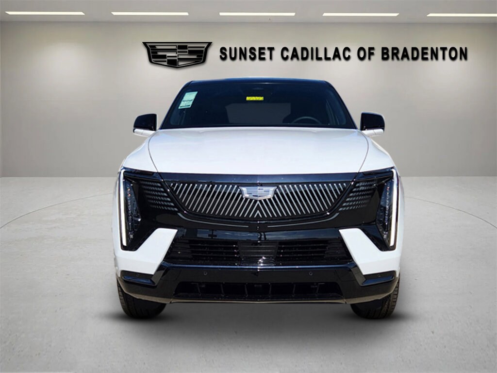 2025 Cadillac Escalade IQ Sport photo 2
