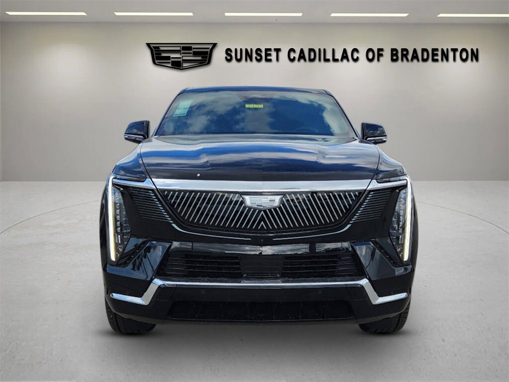 2025 Cadillac Escalade IQ Luxury photo 2