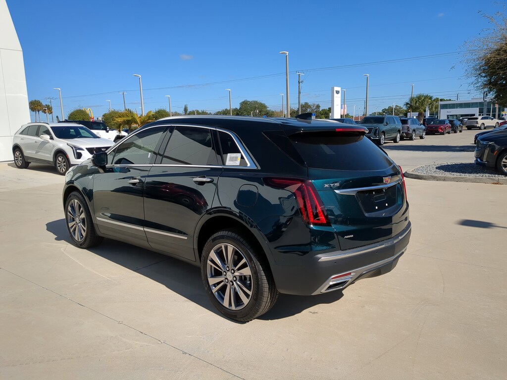 New 2026 CADILLAC XT5 Premium Luxury SUV