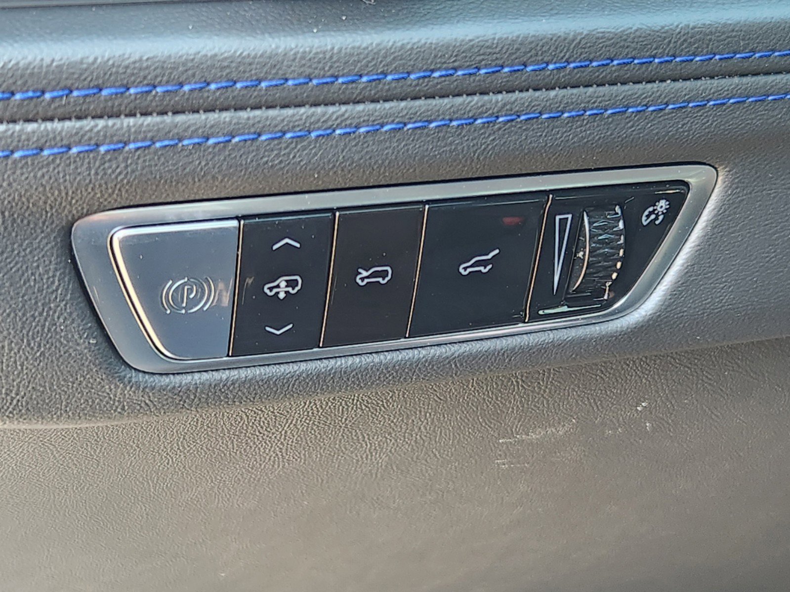 2025 Cadillac Escalade IQ Sport 1 - Photo 22