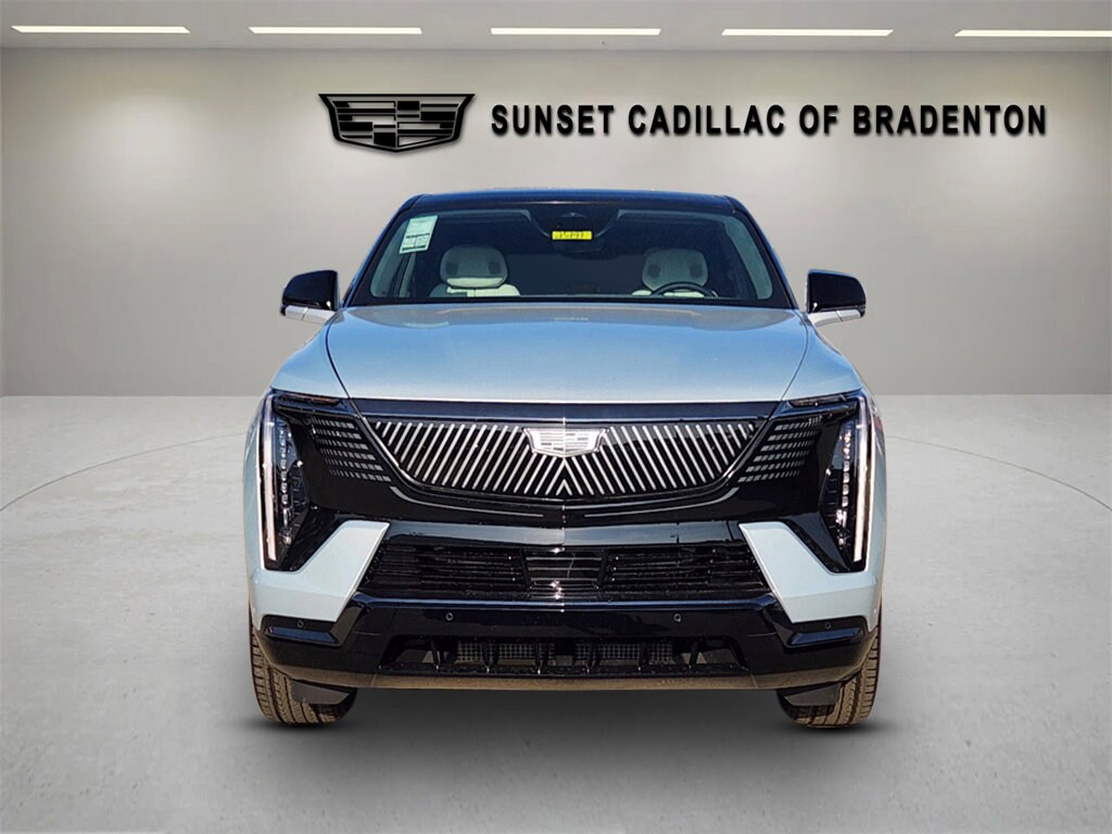 2025 Cadillac Escalade IQ Sport photo 2