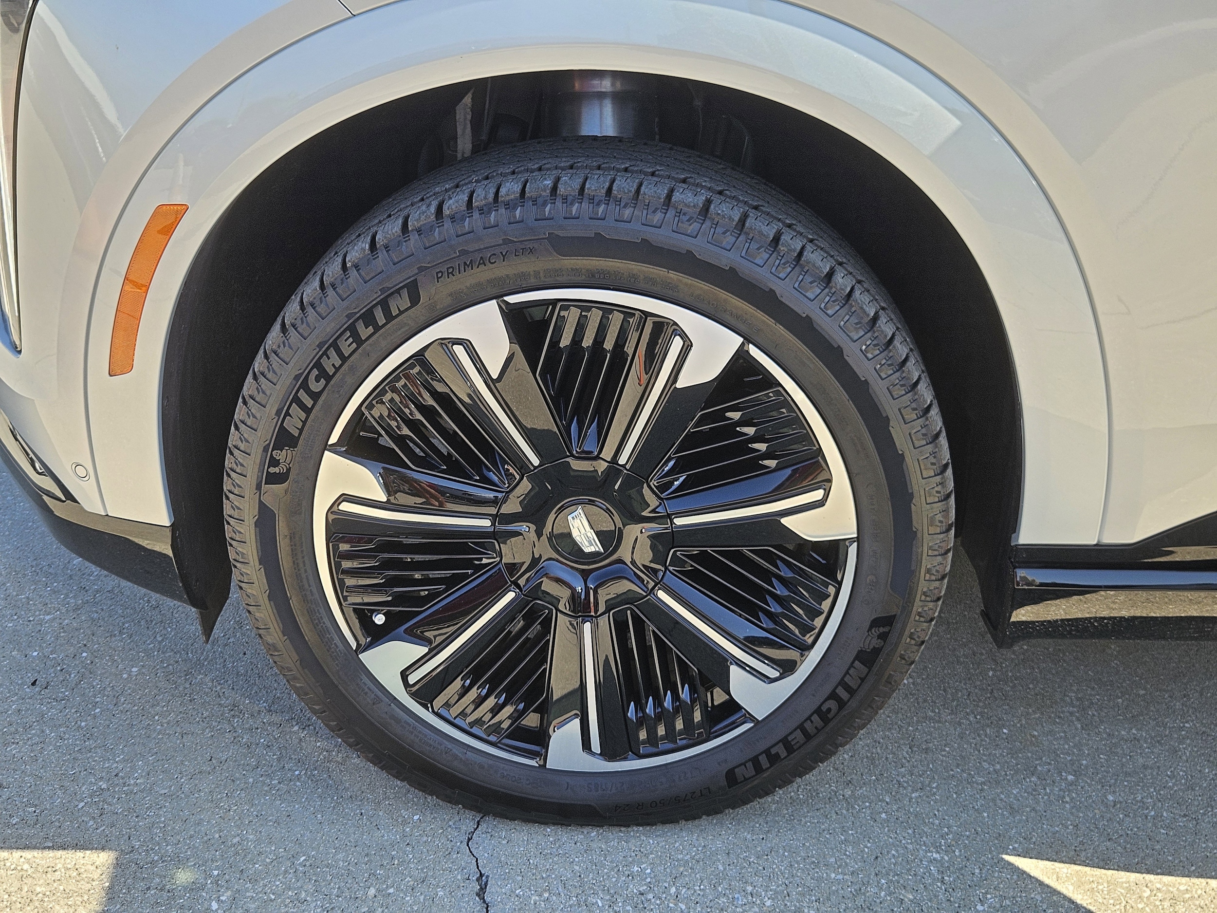 2025 Cadillac Escalade IQ Sport 1 - Photo 36