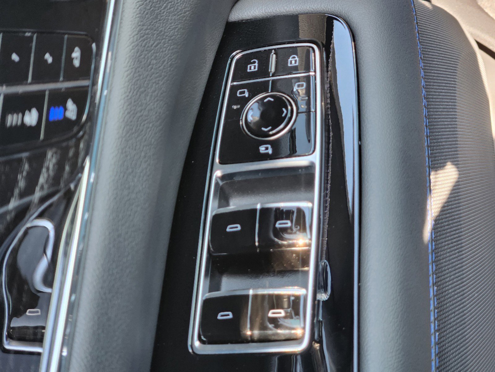 2025 Cadillac Escalade IQ Sport 1 - Photo 20