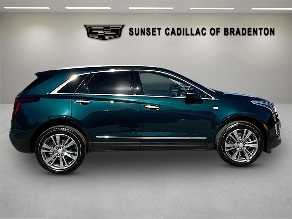 2025 Cadillac XT5 Premium Luxury photo 3