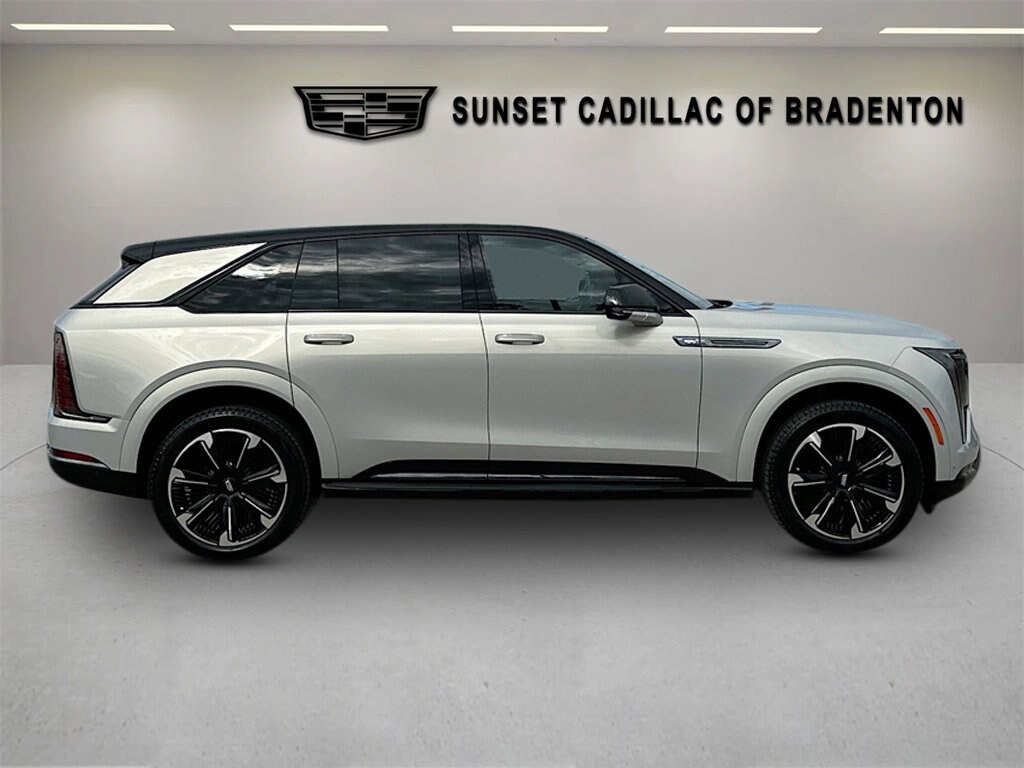 2025 Cadillac Escalade IQ Sport photo 3