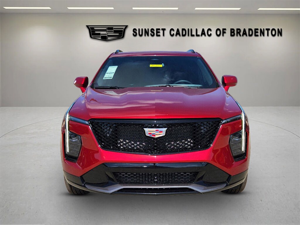 2025 Cadillac XT4 Sport photo 2