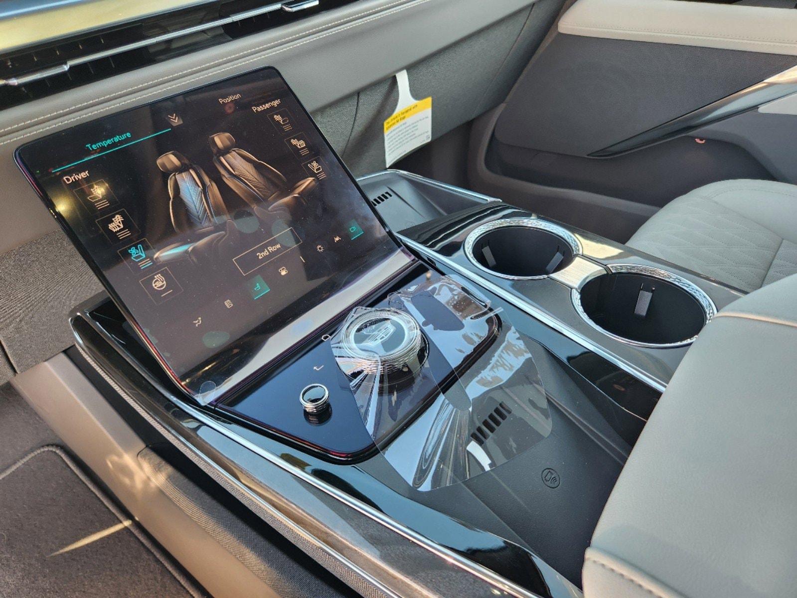 2025 Cadillac Escalade IQ Sport 1 - Photo 32