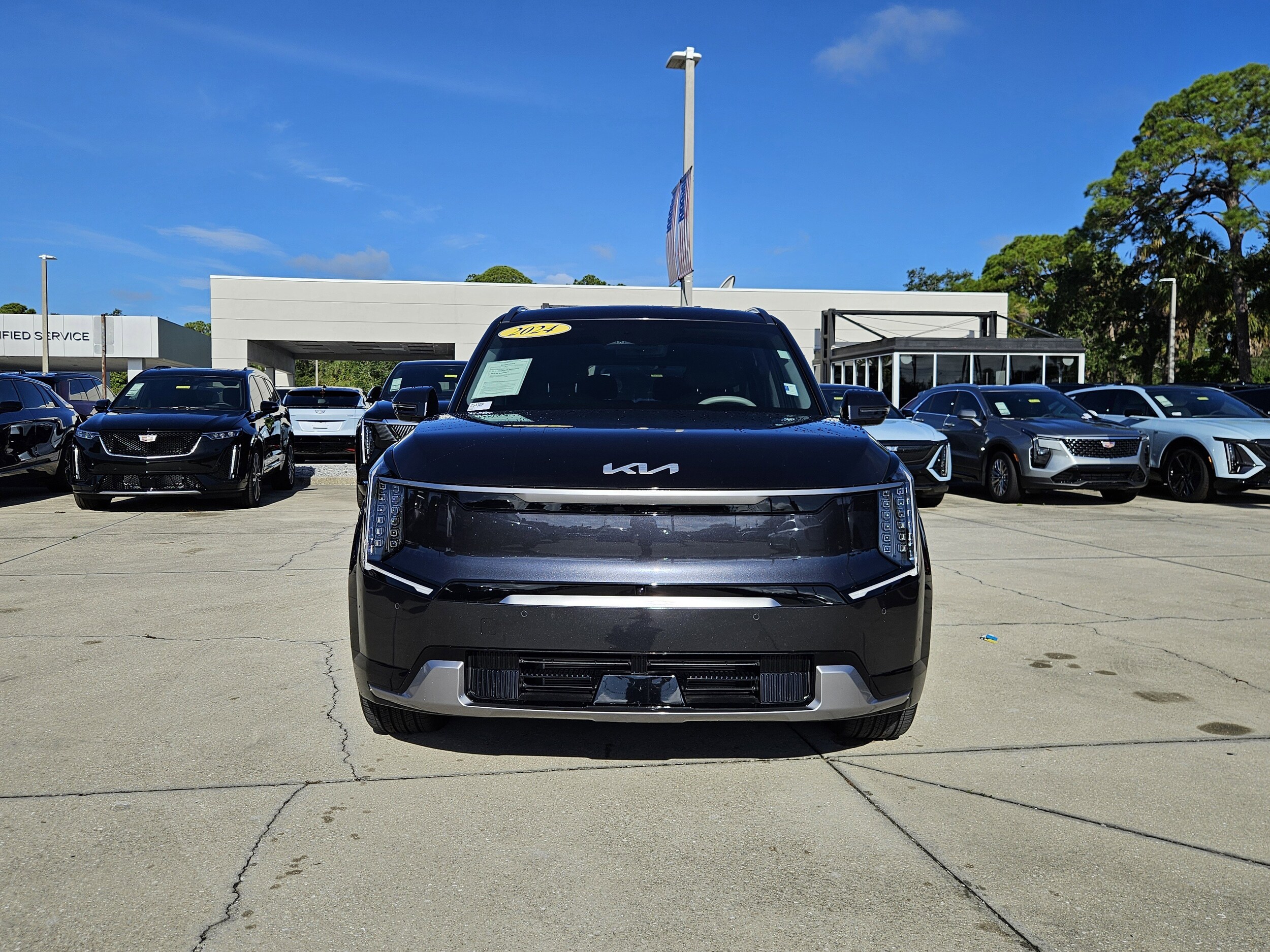 2024 Kia EV9 Land photo 2