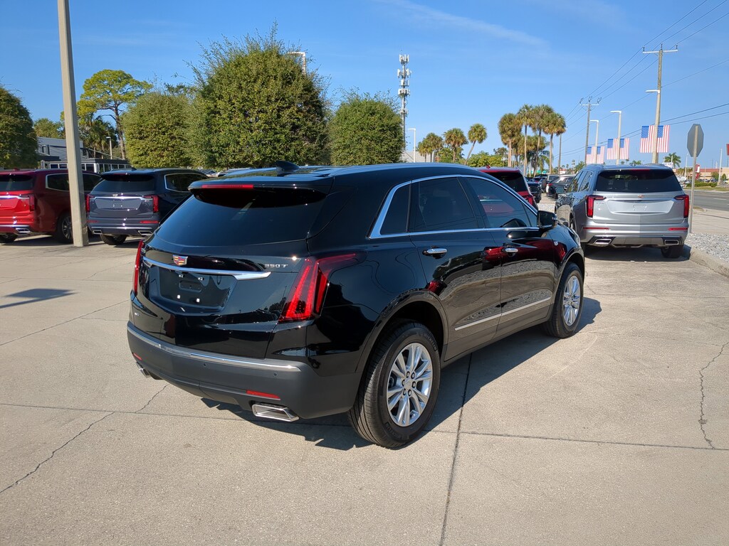 New 2026 CADILLAC XT5 Luxury SUV
