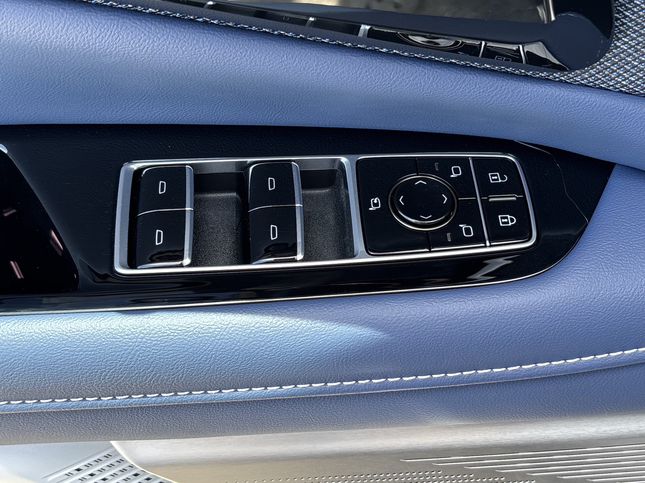 2026 Cadillac OPTIQ Premium Sport - Photo 15