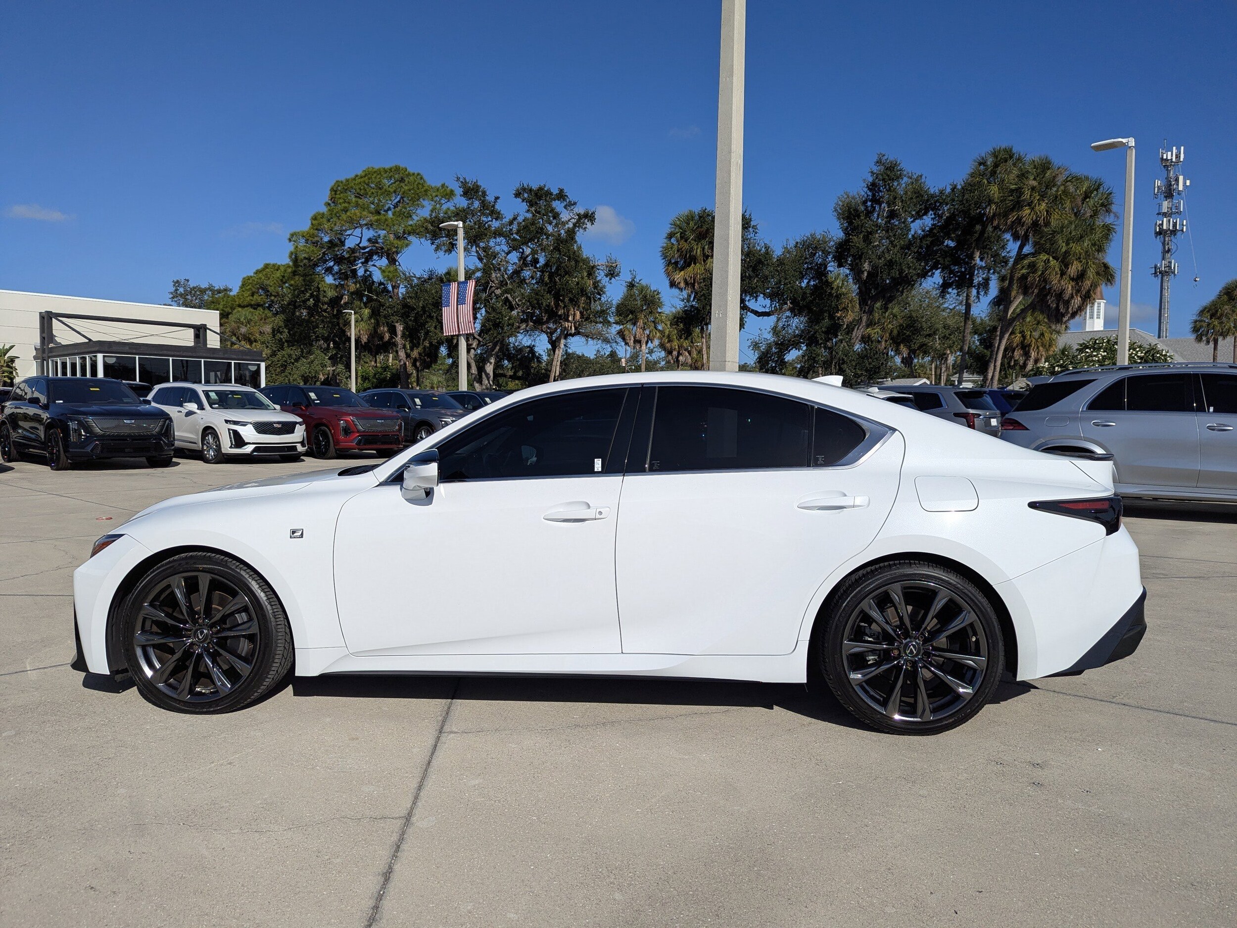 2022 Lexus IS 350 F SPORT photo 4