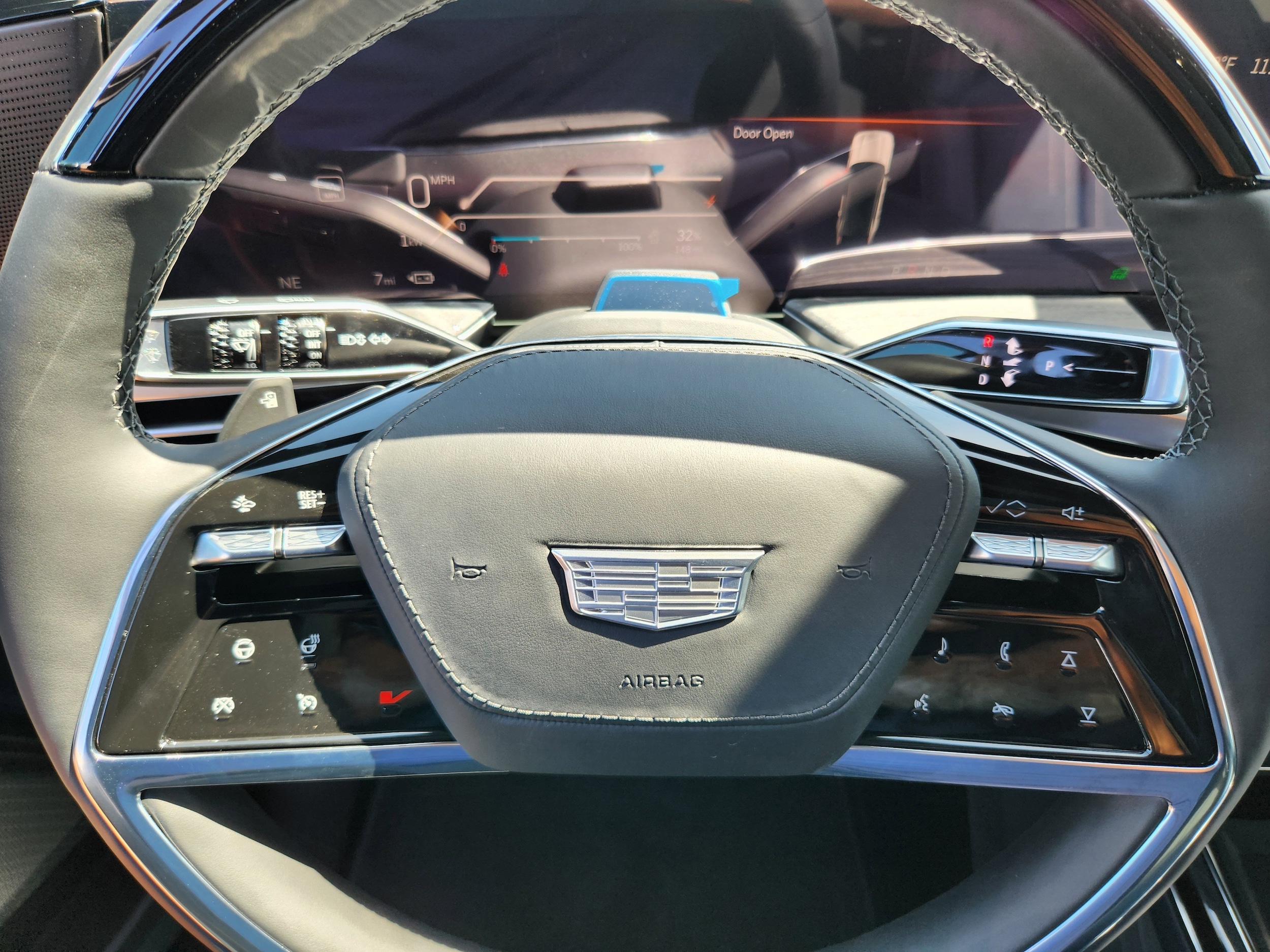 2025 Cadillac Escalade IQ Luxury 2 - Photo 33