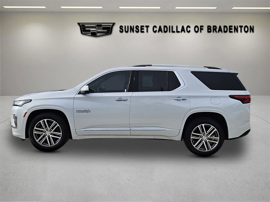 2023 Chevrolet Traverse High Country photo 2