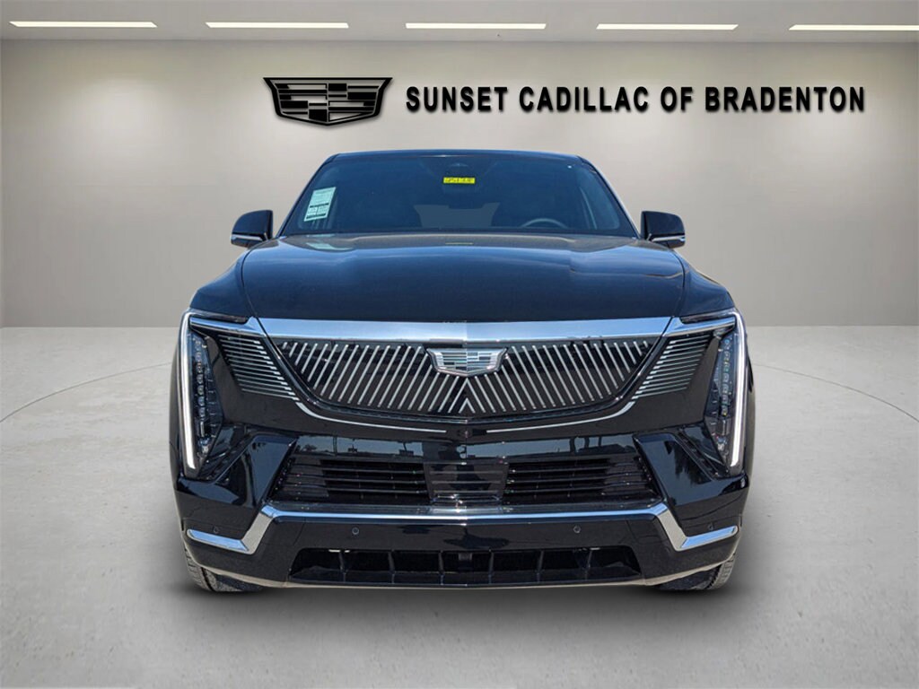 2025 Cadillac Escalade IQ Luxury photo 2