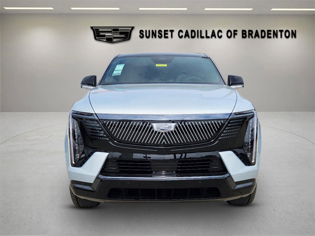 2025 Cadillac Escalade IQ Sport photo 2