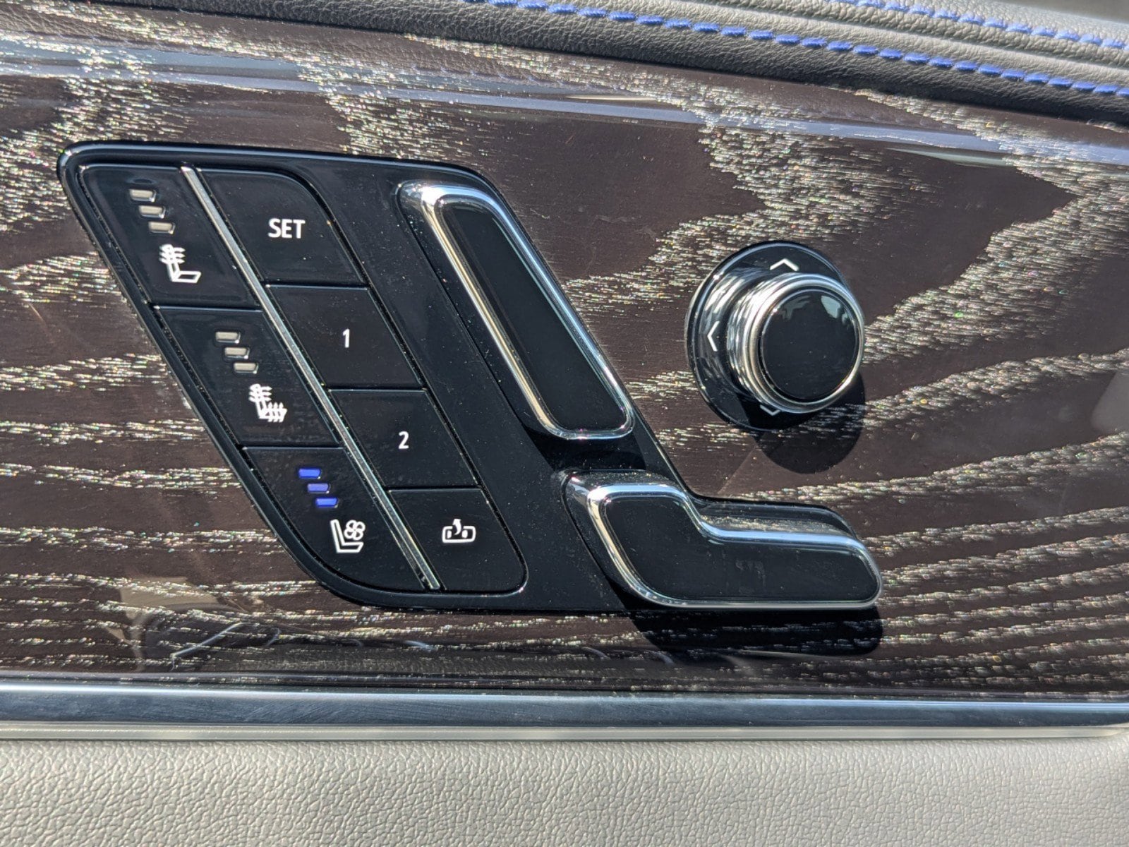 2025 Cadillac Escalade IQ Luxury 1 - Photo 22