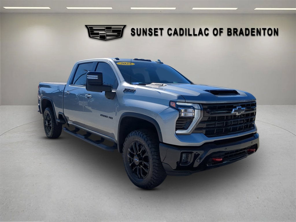 2025 Chevrolet Silverado HD LTZ's photo