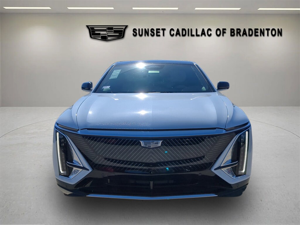 New 2026 CADILLAC LYRIQ Luxury SUV