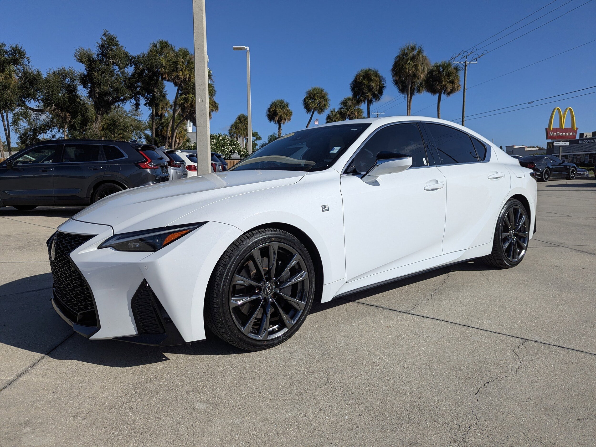 2022 Lexus IS 350 F SPORT photo 3