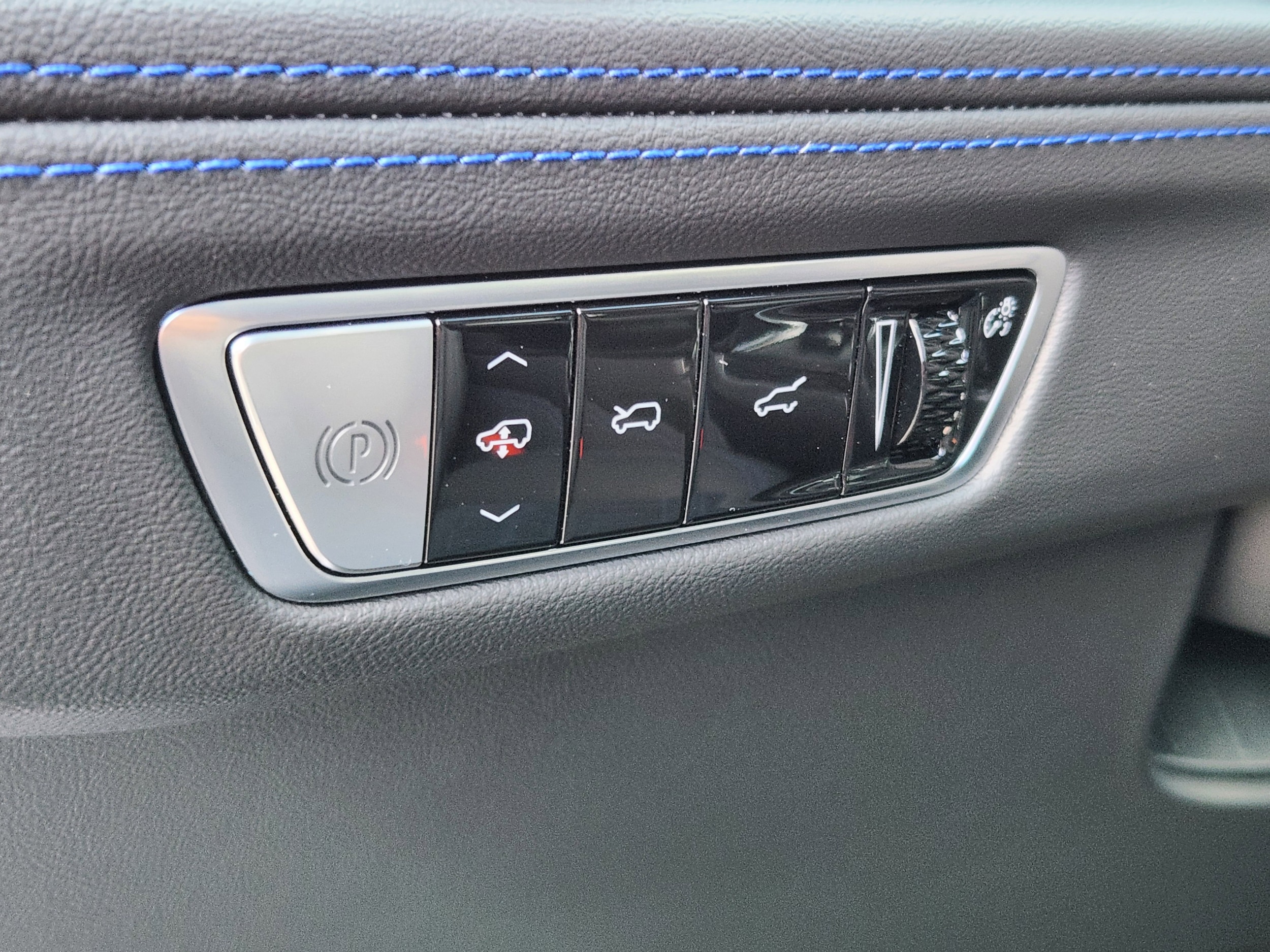 2025 Cadillac Escalade IQ Luxury 1 - Photo 25