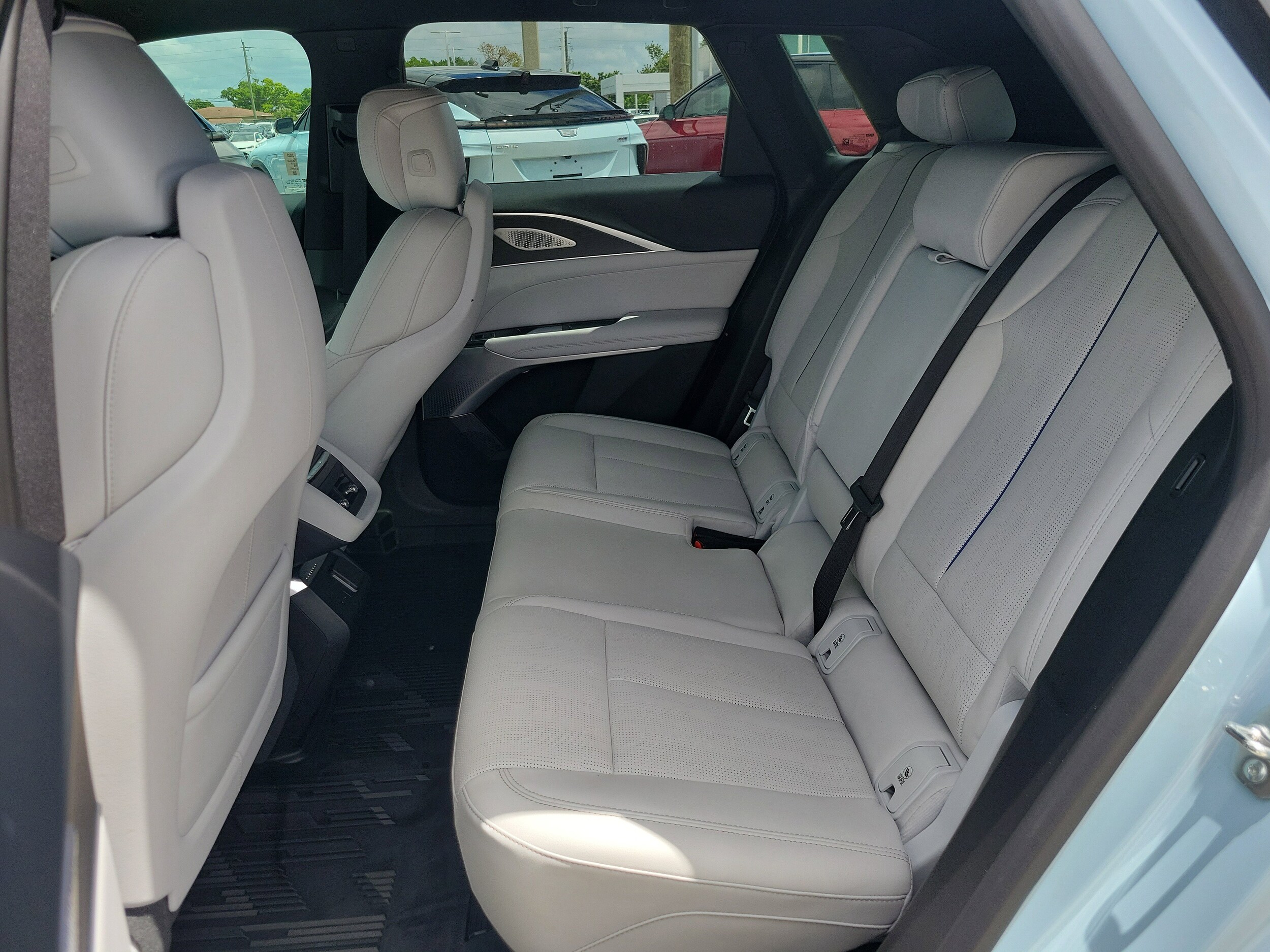 2025 Cadillac LYRIQ Sport 3 - Photo 16