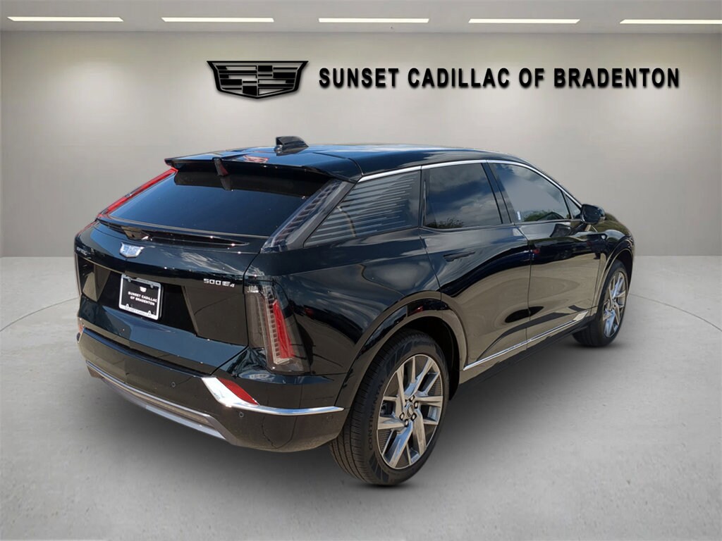 New 2025 CADILLAC OPTIQ Luxury 2 SUV