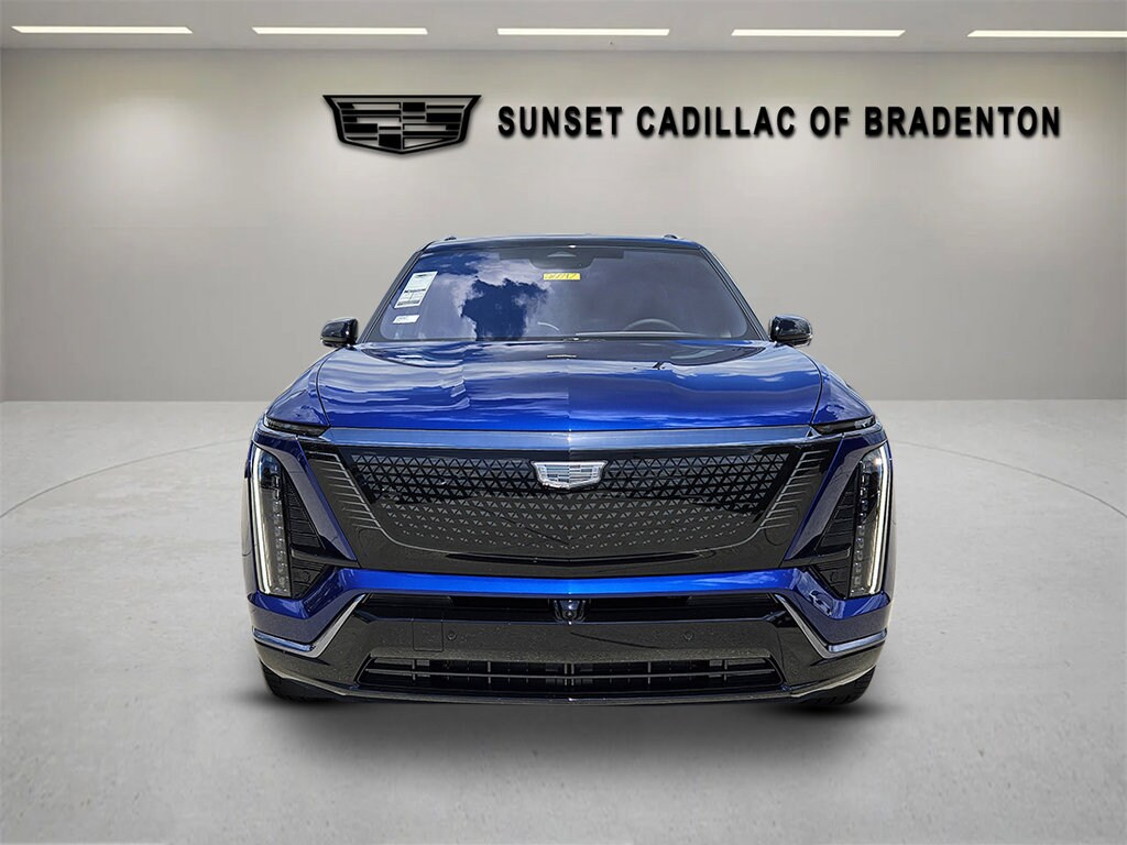 2025 Cadillac XT5 Luxury photo 2