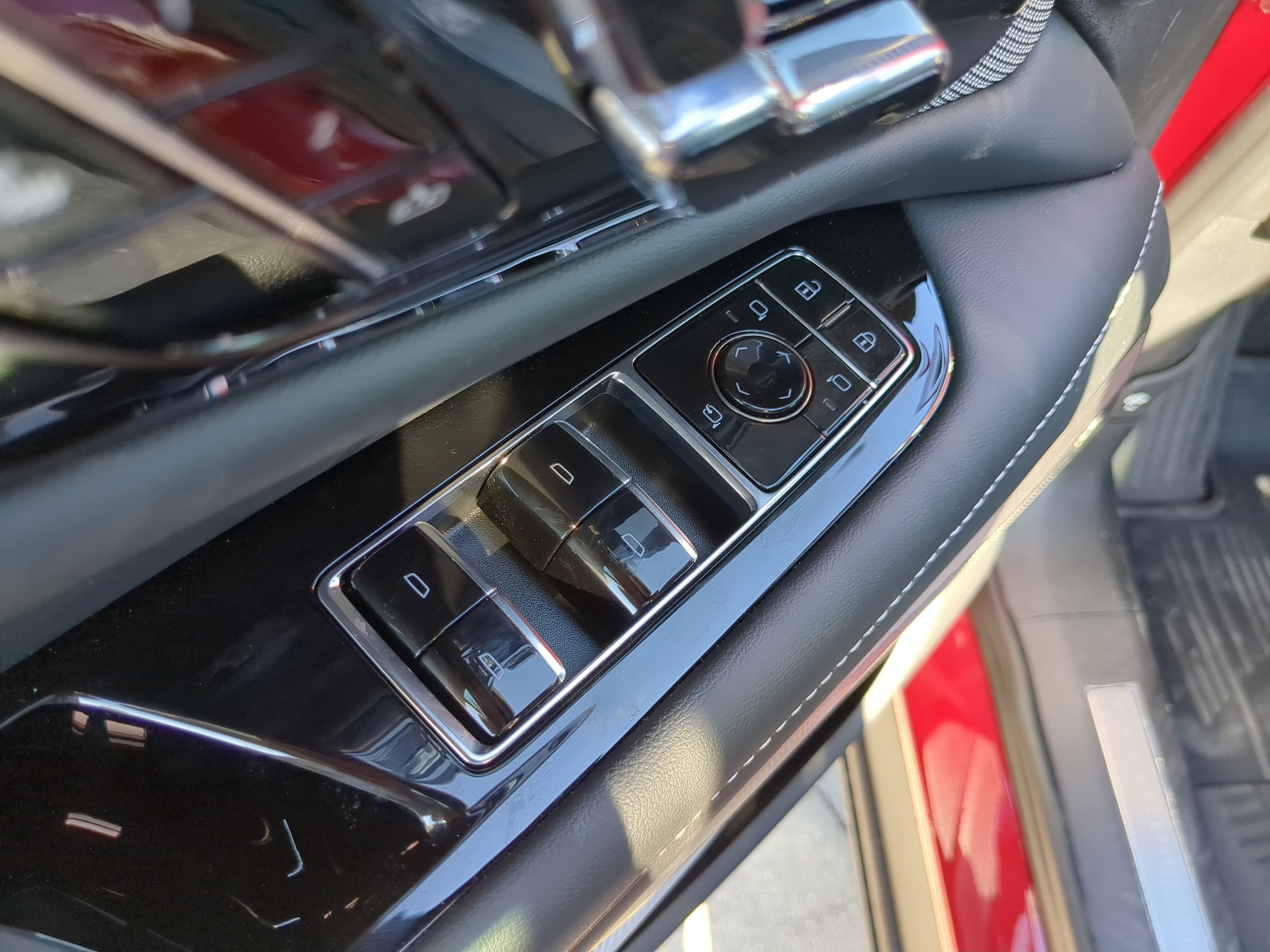 2026 Cadillac OPTIQ Luxury - Photo 17