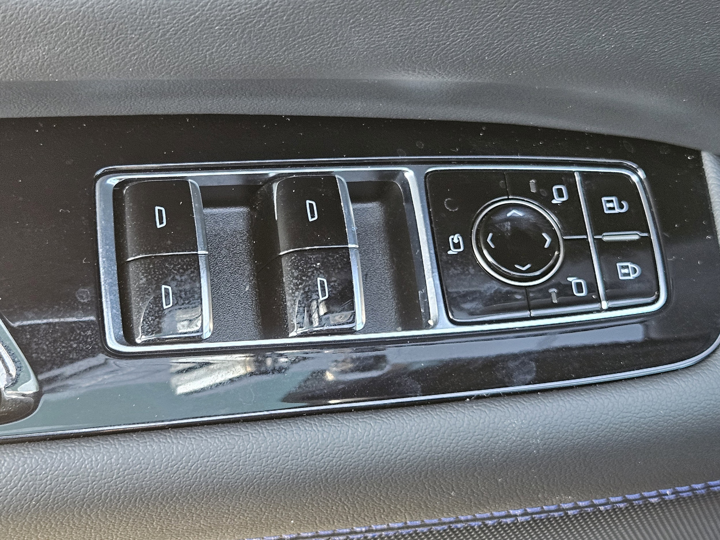 2025 Cadillac Escalade IQ Sport 1 - Photo 21