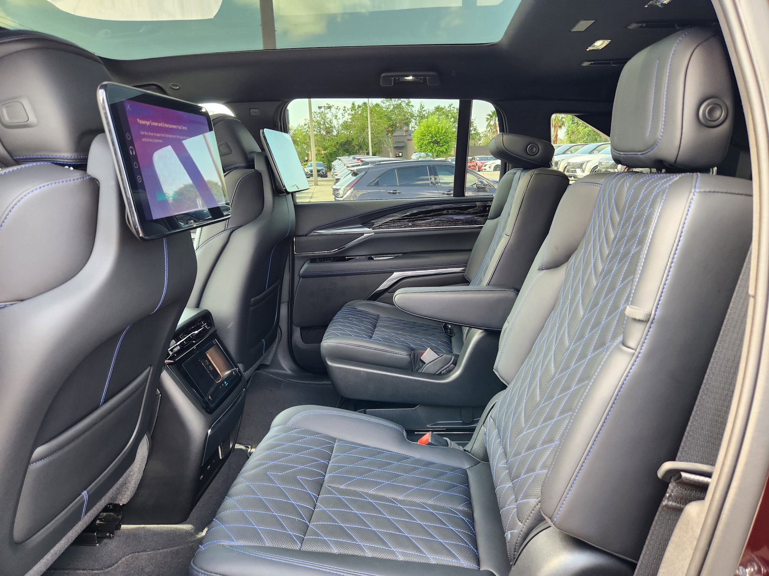2025 Cadillac Escalade IQ Luxury 1 - Photo 18