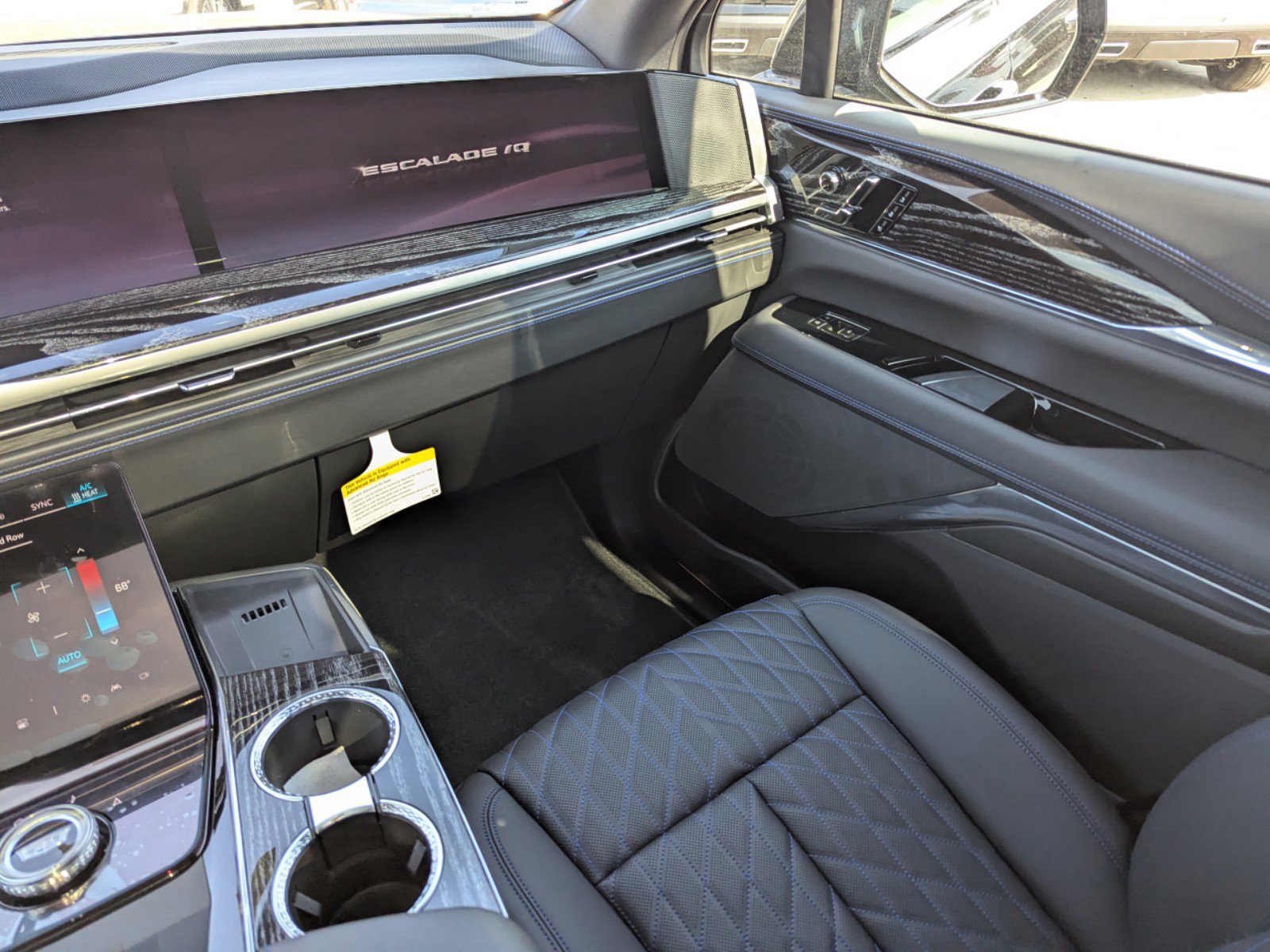 2025 Cadillac Escalade IQ Luxury 1 - Photo 16