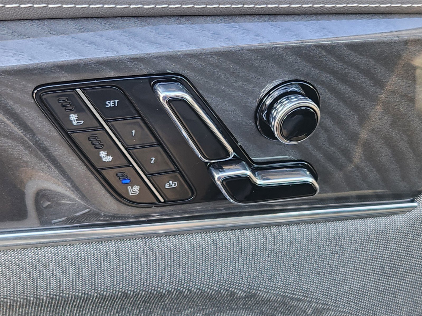 2025 Cadillac Escalade IQ Sport 1 - Photo 23