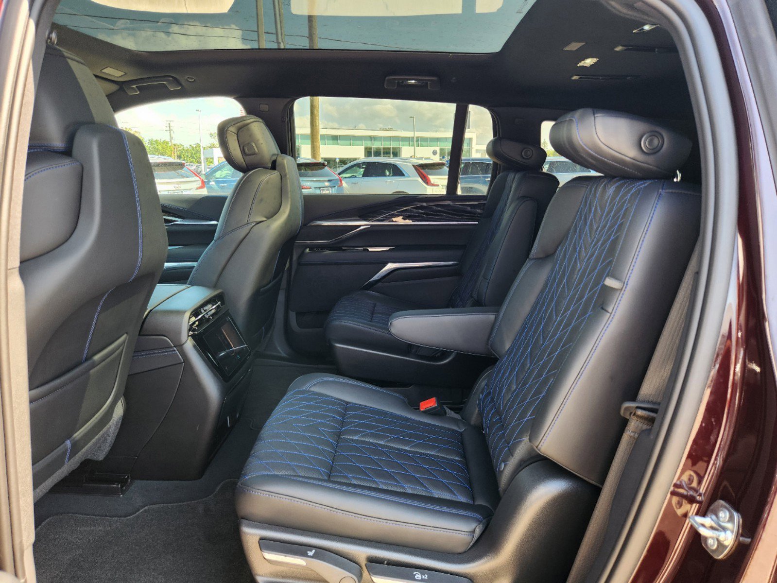 2025 Cadillac Escalade IQ Sport 1 - Photo 18